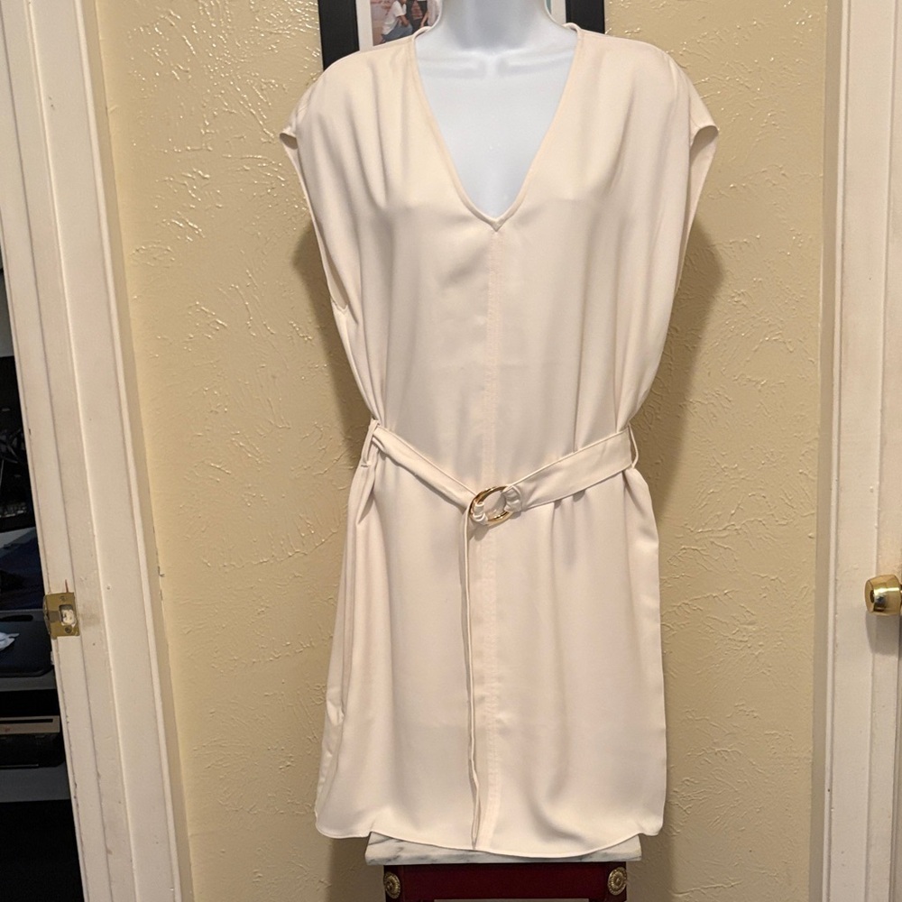 H&M Light Cream Sleeveless Belted Dress